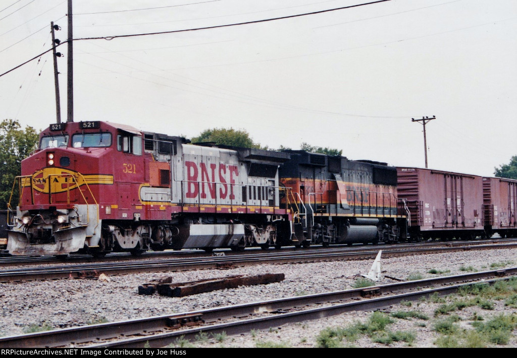 BNSF 521 West